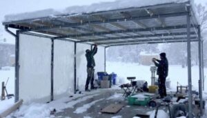 Wie schließt man einen Carport für den Winter?